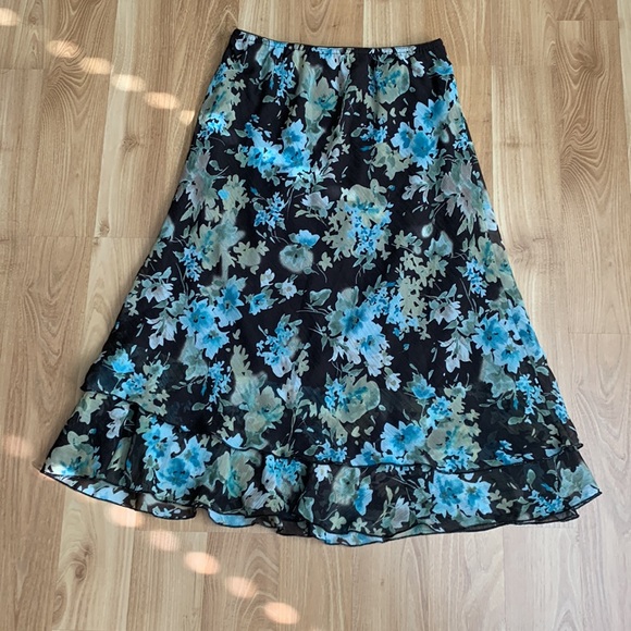2 for $12 💜 Briggs New York Brown & Blue Maxi Skirt | Size M - Picture 2 of 3